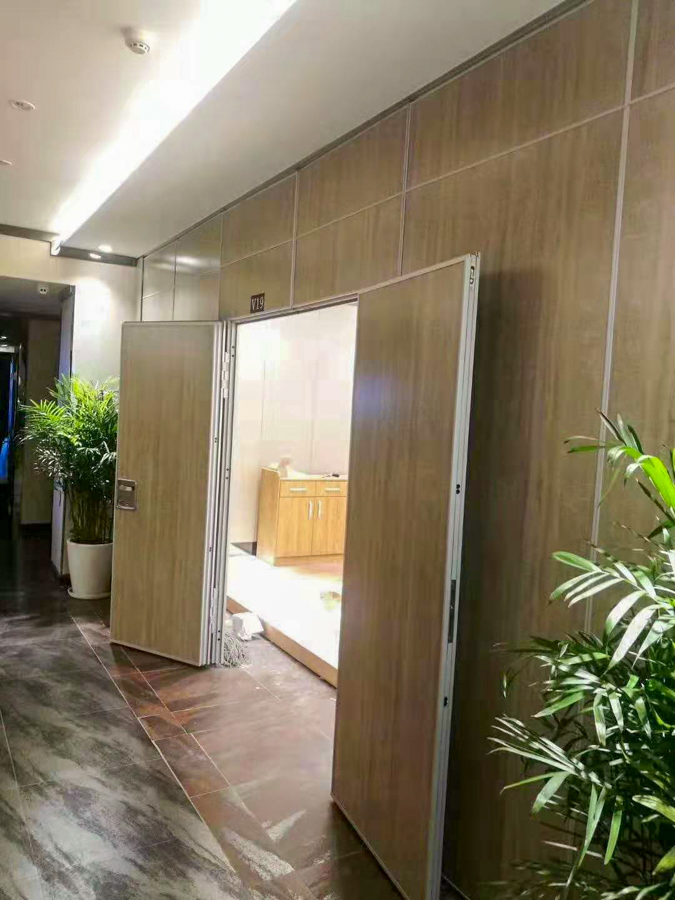 活動隔斷門中門.jpg